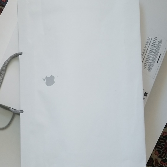 Macbook Air White Empty Box and Shopping Bag - Picture 7 of 7
